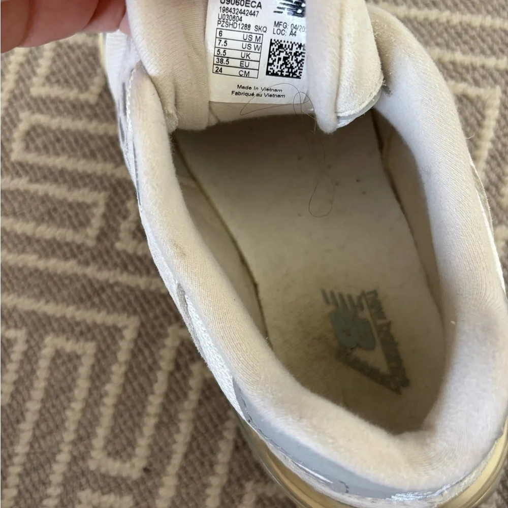 New Balance 9060 - Sea Salt/Rain Cloud - Great Condition - Picture 5 of 5